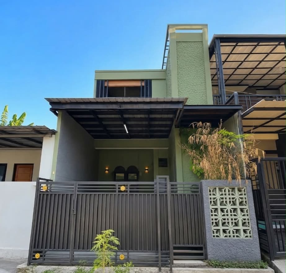 Tampak depan rumah 2 lantai dijual di Villa Mutiara Serpong, Tangsel, legalitas SHM